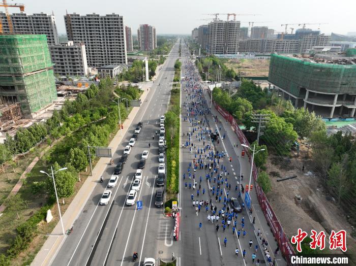 京津冀（文安）企业家马拉松开跑 全国3000余名跑友觅商机