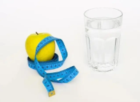 适当的多喝水是不是有助于减肥（适当的多喝水是不是有助于减肥小鸡）