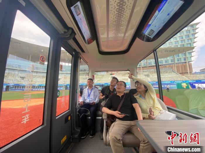 亚运棒垒球场馆自动驾驶公交专线开通