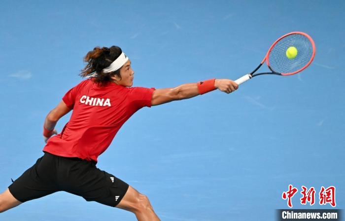 （杭州亚运会）张之臻斩获网球男单冠军  时隔29年中国男网重返亚洲之巅