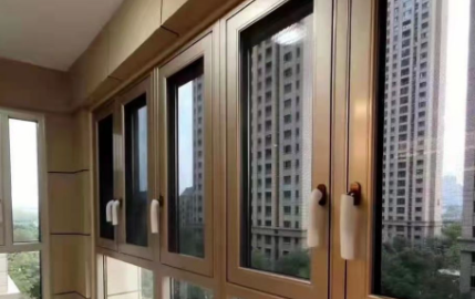 铝合金门窗有多厚的尺寸铝合金门窗最厚的是多少厚(铝合金门窗多厚的好)