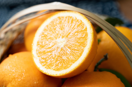 吃盐蒸橙子的注意事项有哪些吃盐蒸橙子有什么禁忌和副作用(吃盐蒸橙子几天止咳)