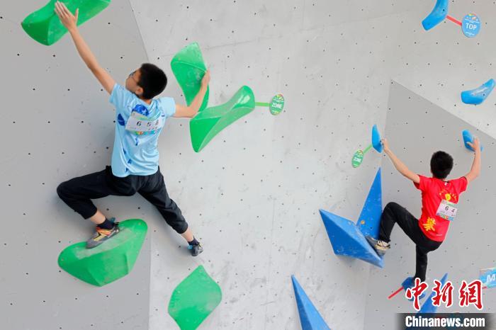 全国青少年U系列攀岩联赛在重庆举行 800余名选手一决高下