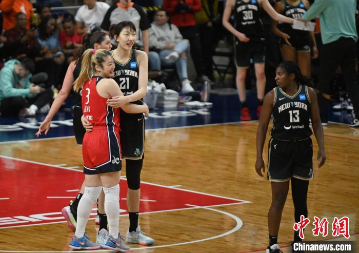 WNBA新赛季揭幕 韩旭李梦上演“中国德比”