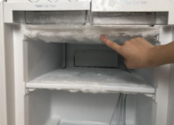 冰箱冷藏室结冰怎么办（冰箱保鲜室结冰怎么回事）