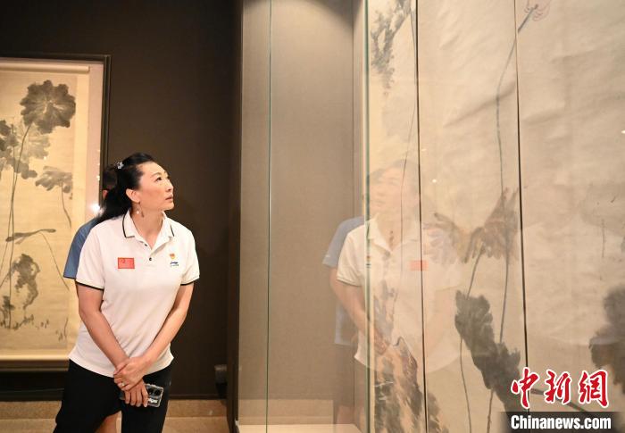 奥运冠军张宁登中国美术馆“大师讲大美”讲坛分享励志人生