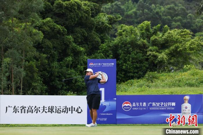 曾莉棋击败谢尔曼夺得广东女子高尔夫公开赛冠军