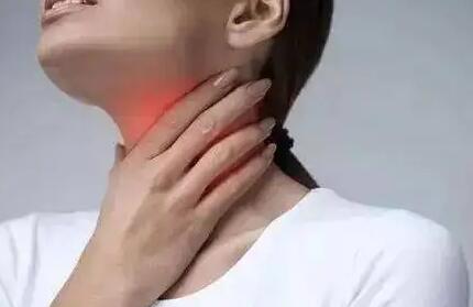 新冠咽喉痛和普通咽喉痛区别（新冠引起咽喉痛吃什么药好）