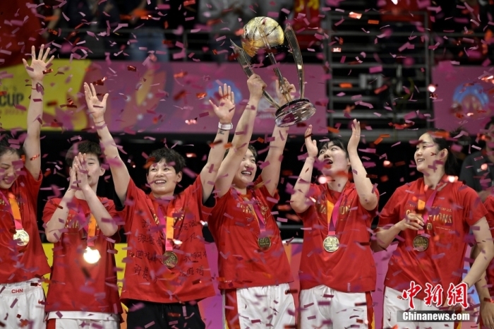女篮亚洲杯：中国女篮战胜日本队  时隔12年重获亚洲杯冠军