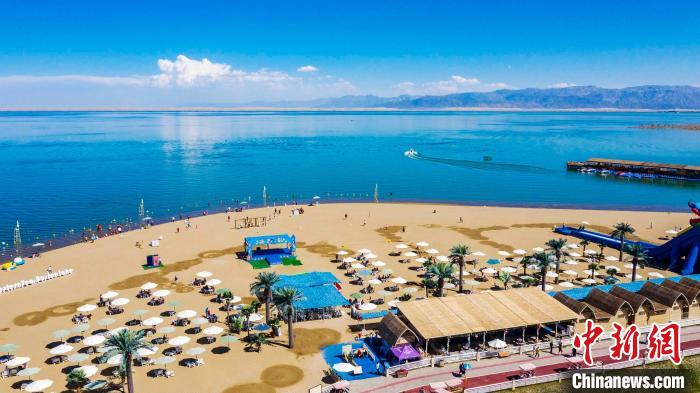 新疆博湖：沙排比赛“邂逅”旅游季 趣味十足