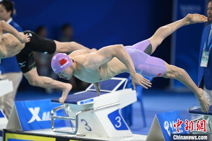 （成都大运会）中国游泳名将现身成都大运会 超高人气引爆赛场