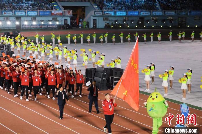 新疆第十四届运动会在库尔勒市开幕