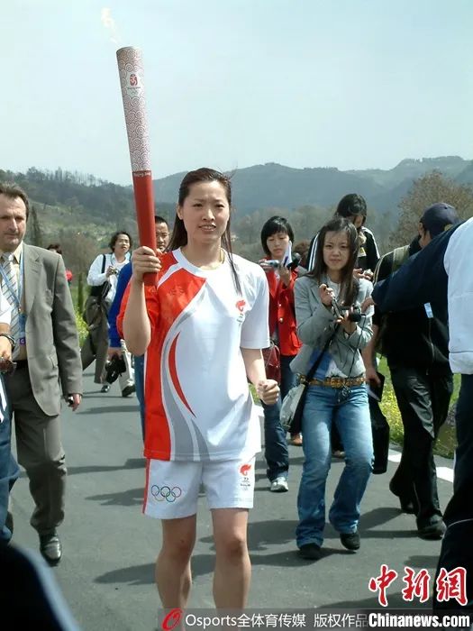 杭州亚运会火炬传递活动开启，第一棒火炬手是她