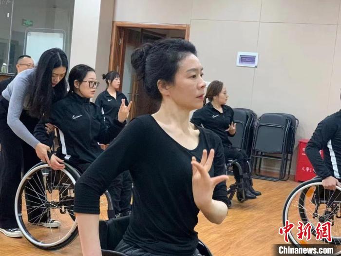 湖南轮椅舞者46岁“启航” 圆梦杭州亚运会开幕式