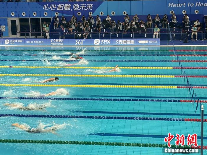 余依婷、叶诗文分获女子200米混合泳金银牌