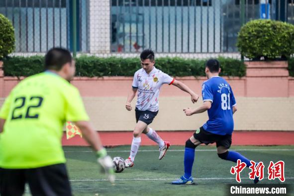穗港青年交流足球友谊赛在广州海珠举办