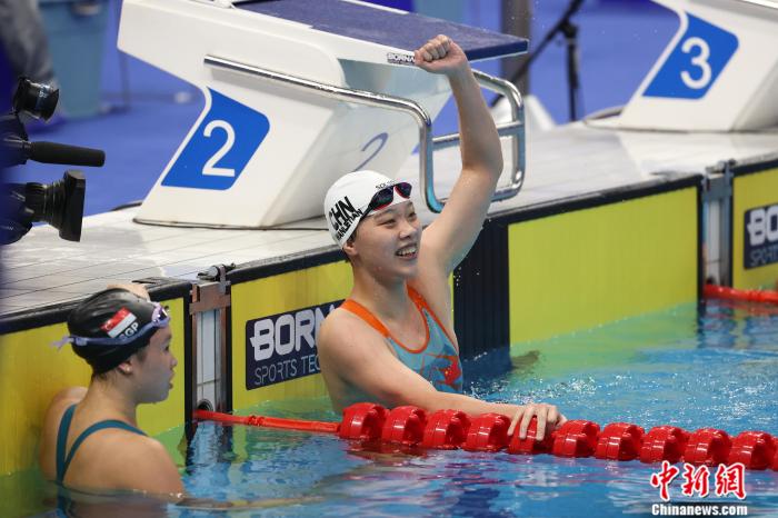中国选手包揽女子100米仰泳金银牌
