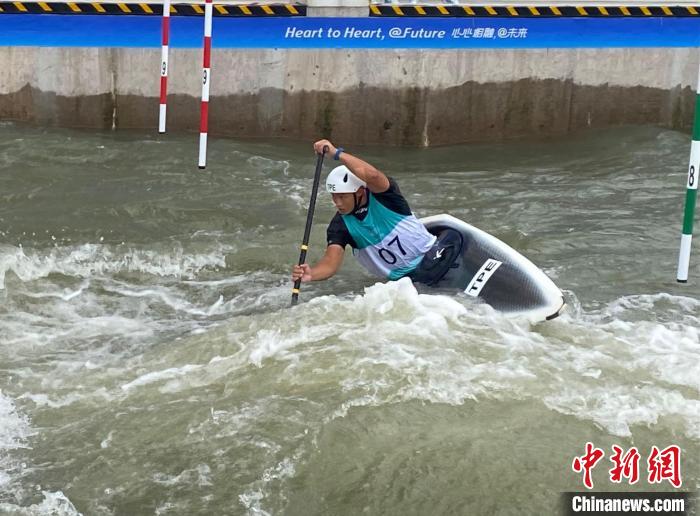 （杭州亚运会）皮划艇运动员身后的男人：你们的安全我们来守护
