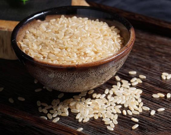 糙米能和小米一块熬粥吗糙米小米粥怎么做(糙米可以和小米煮粥吗)